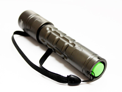 Cree U2強(qiáng)光手電Uniquefire C108S 特價(jià)熱銷，家居保電子品質(zhì)之選